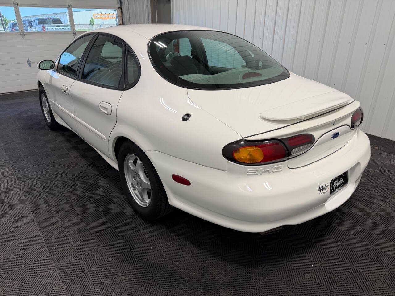 Used 1997 Ford Taurus SHO FWD image 6