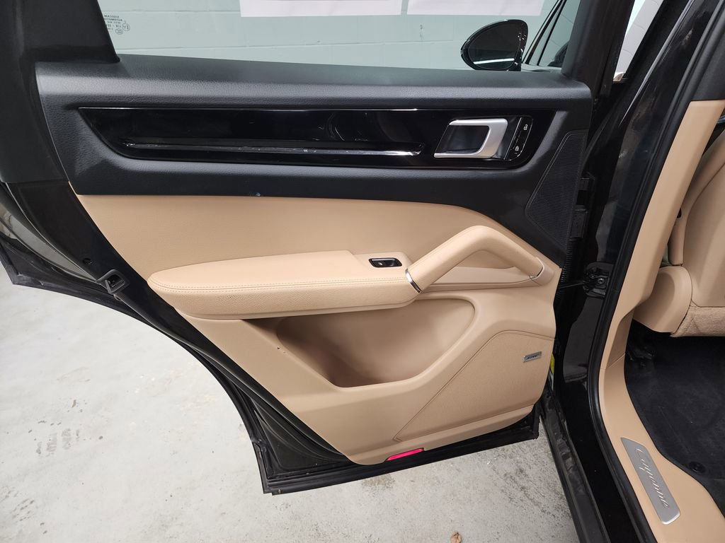 Used 2019 Porsche Cayenne AWD/4WD image 23