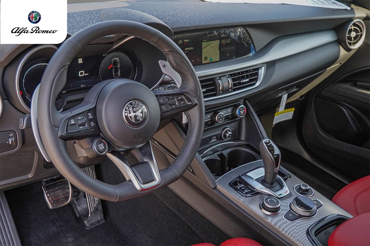 New 2025 Alfa Romeo Stelvio Sprint w/ Veloce Package image 9