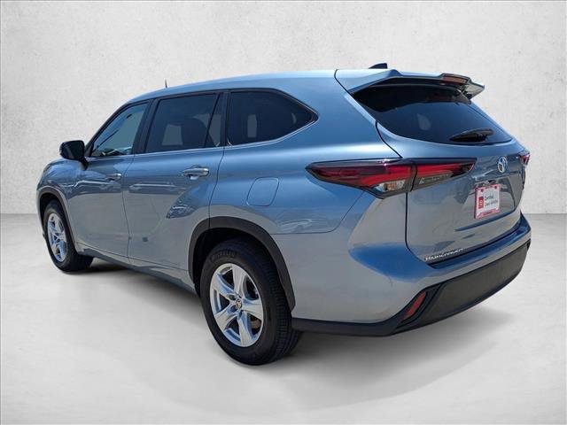 Certified 2024 Toyota Highlander LE FWD image 8
