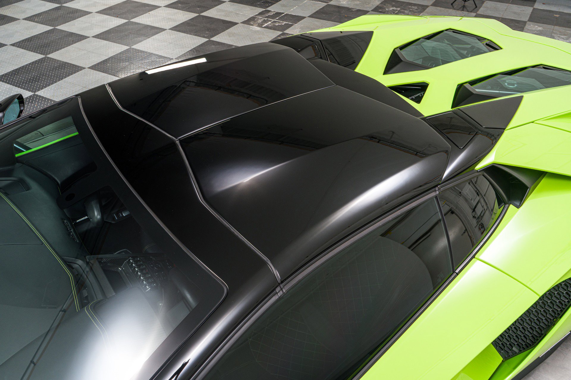 Used 2019 Lamborghini Aventador S image 39