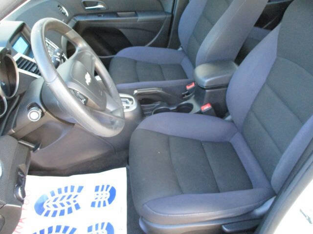 Used 2014 Chevrolet Cruze LT FWD image 30