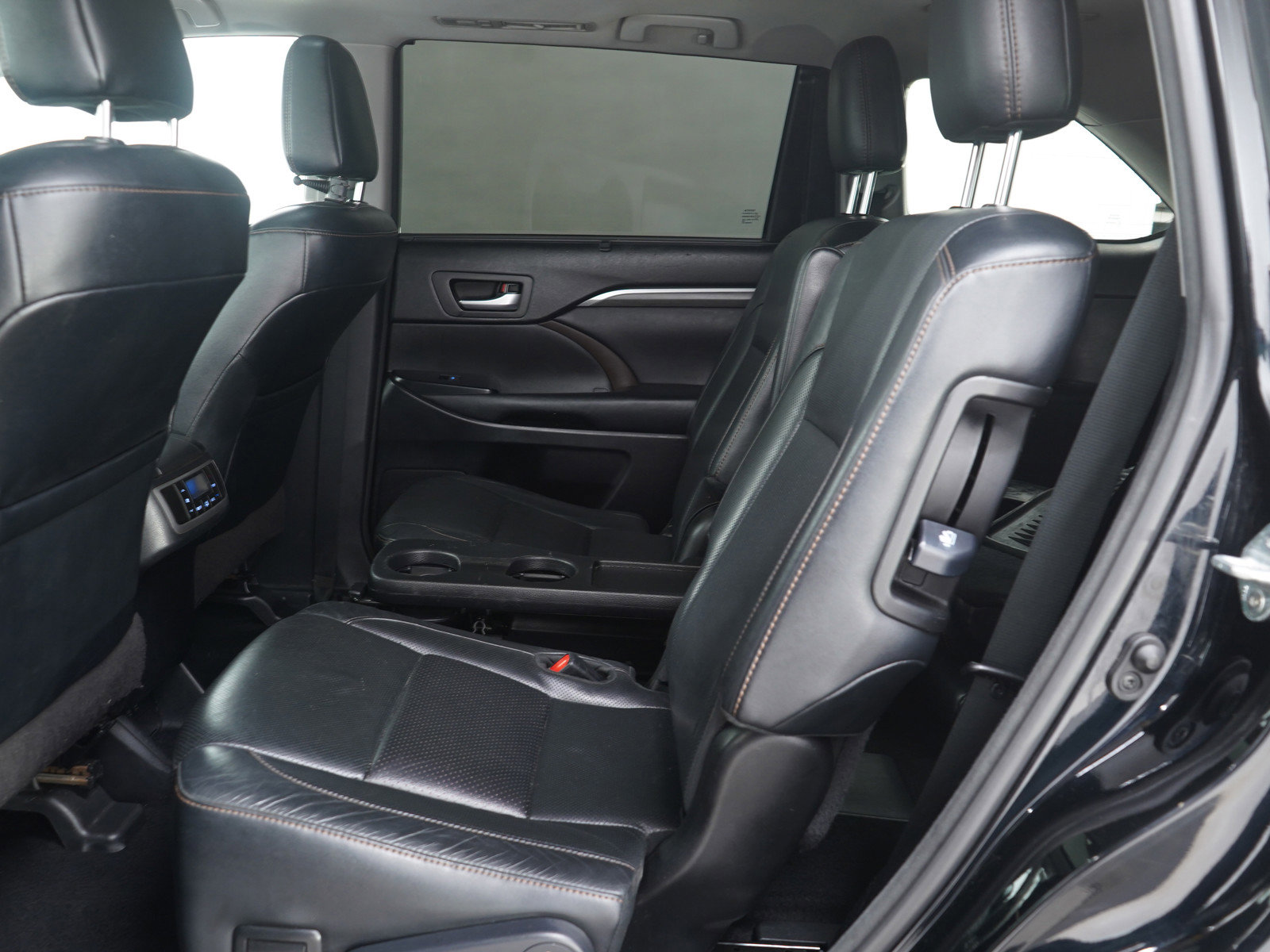 Used 2017 Toyota Highlander Limited image 16