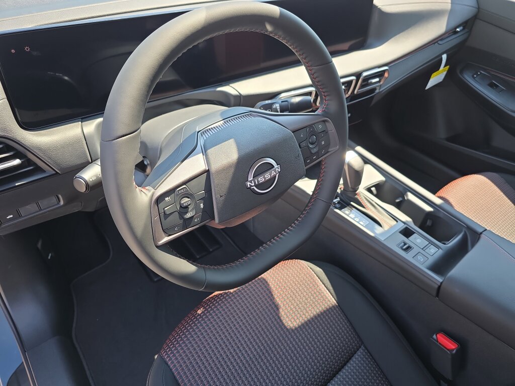 New 2026 Nissan Sentra SR w/ Floor Mat Package FWD image 6