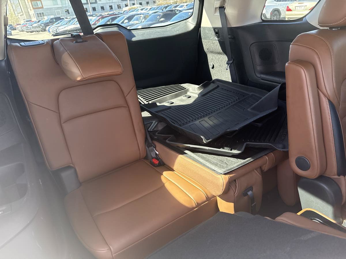 Used 2022 Nissan Pathfinder Platinum w/ Lighting Package (N93) AWD/4WD image 23