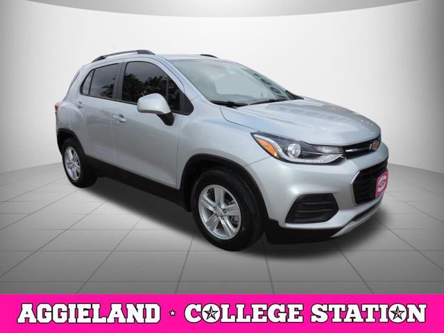 Used 2022 Chevrolet Trax LT w/ LT Convenience Package image 3