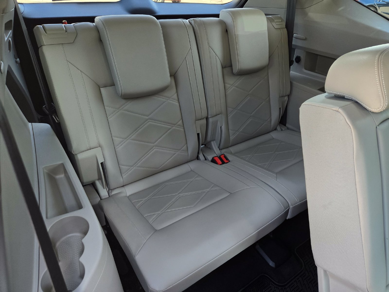 Used 2024 Volkswagen Atlas SE FWD image 29