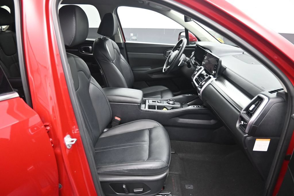 Certified 2023 Kia Sorento EX AWD/4WD image 27