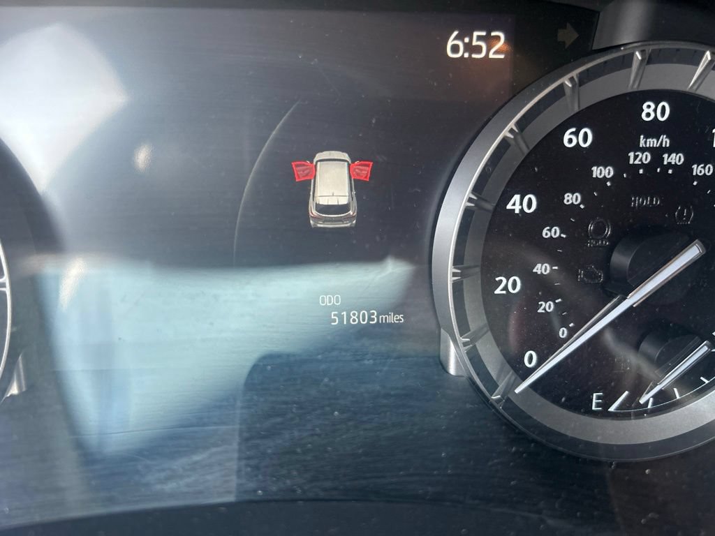 Used 2022 Toyota Highlander XLE AWD/4WD image 12