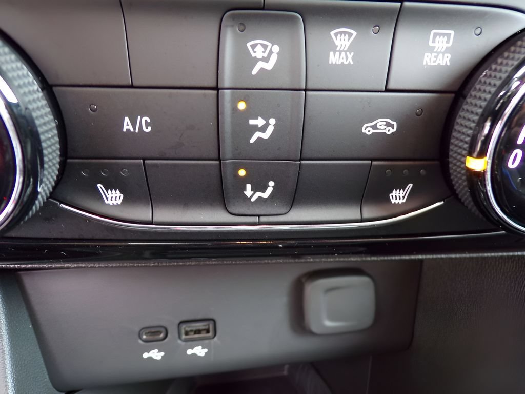 Used 2025 Buick Encore GX Sport Touring w/ Comfort Package FWD image 18