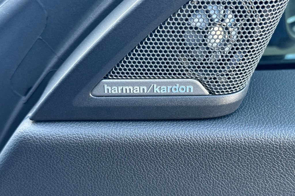 Used 2025 BMW M2 Base w/ Lighting Package image 19