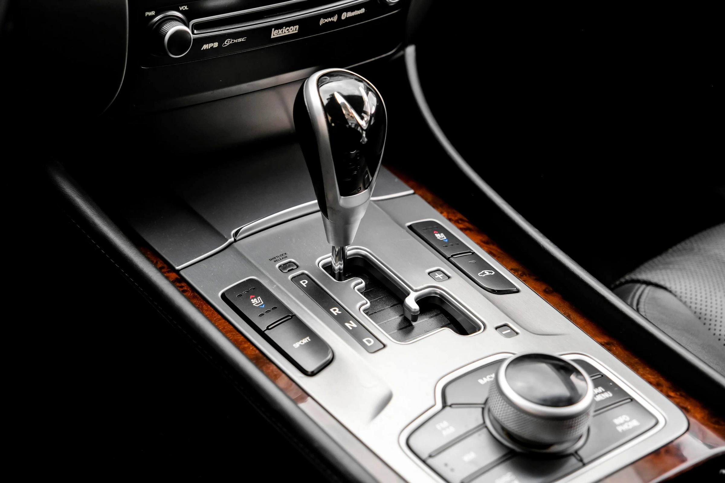 Used 2013 Hyundai Equus Signature image 29