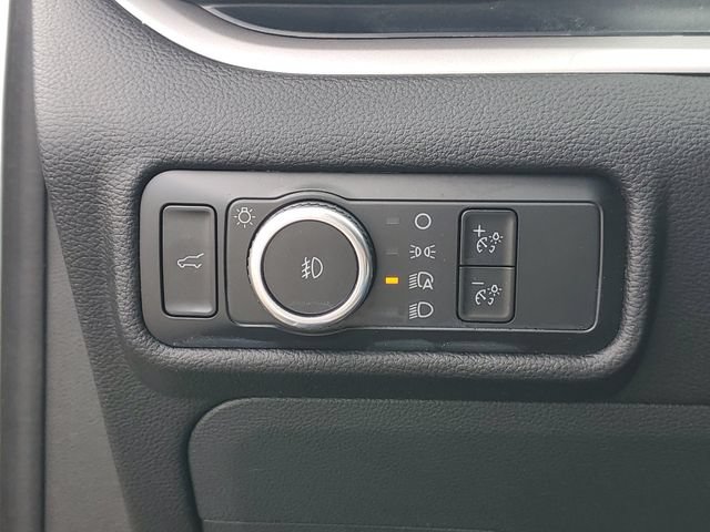 Used 2023 Ford Explorer XLT w/ Equipment Group 202A AWD/4WD image 16