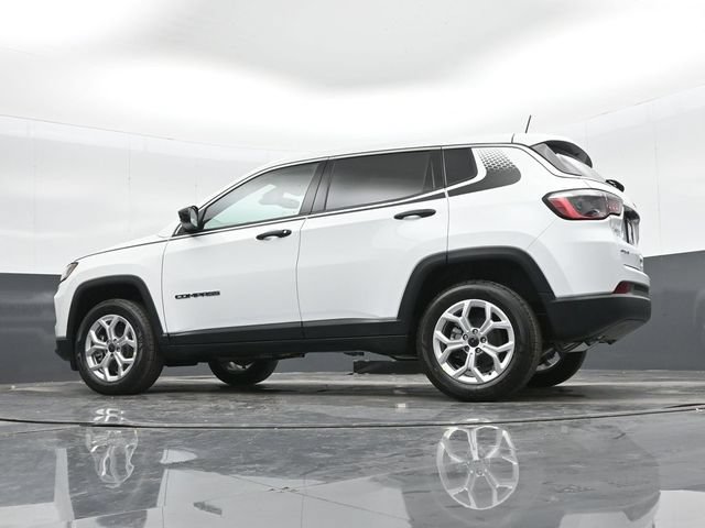 Used 2025 Jeep Compass Sport w/ Mopar Graphics Package AWD/4WD image 37