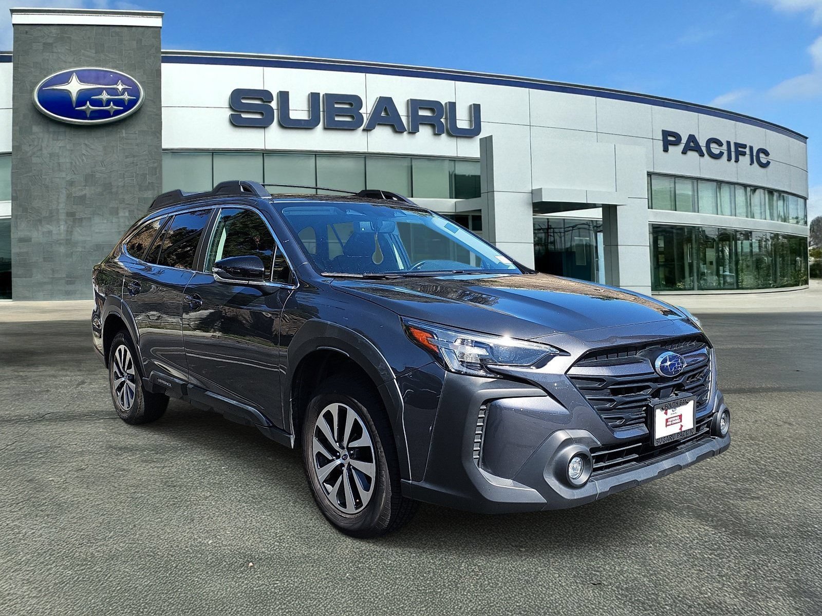 Used 2024 Subaru Outback Premium AWD/4WD image 1