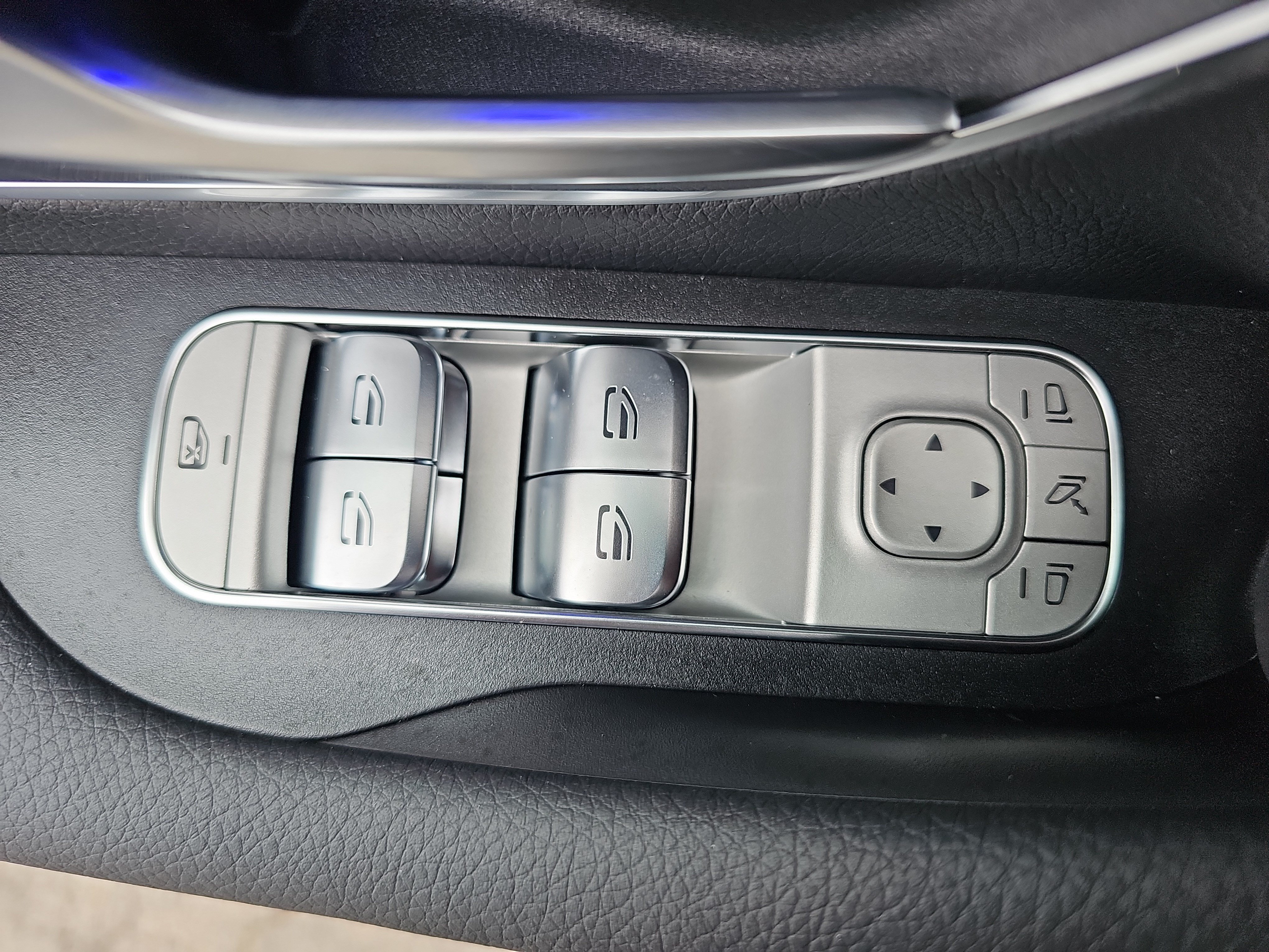 New 2026 Mercedes-Benz GLS 450 4MATIC image 28