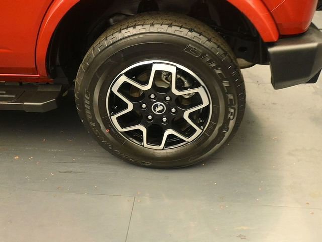 Used 2023 Ford Bronco Outer Banks image 9