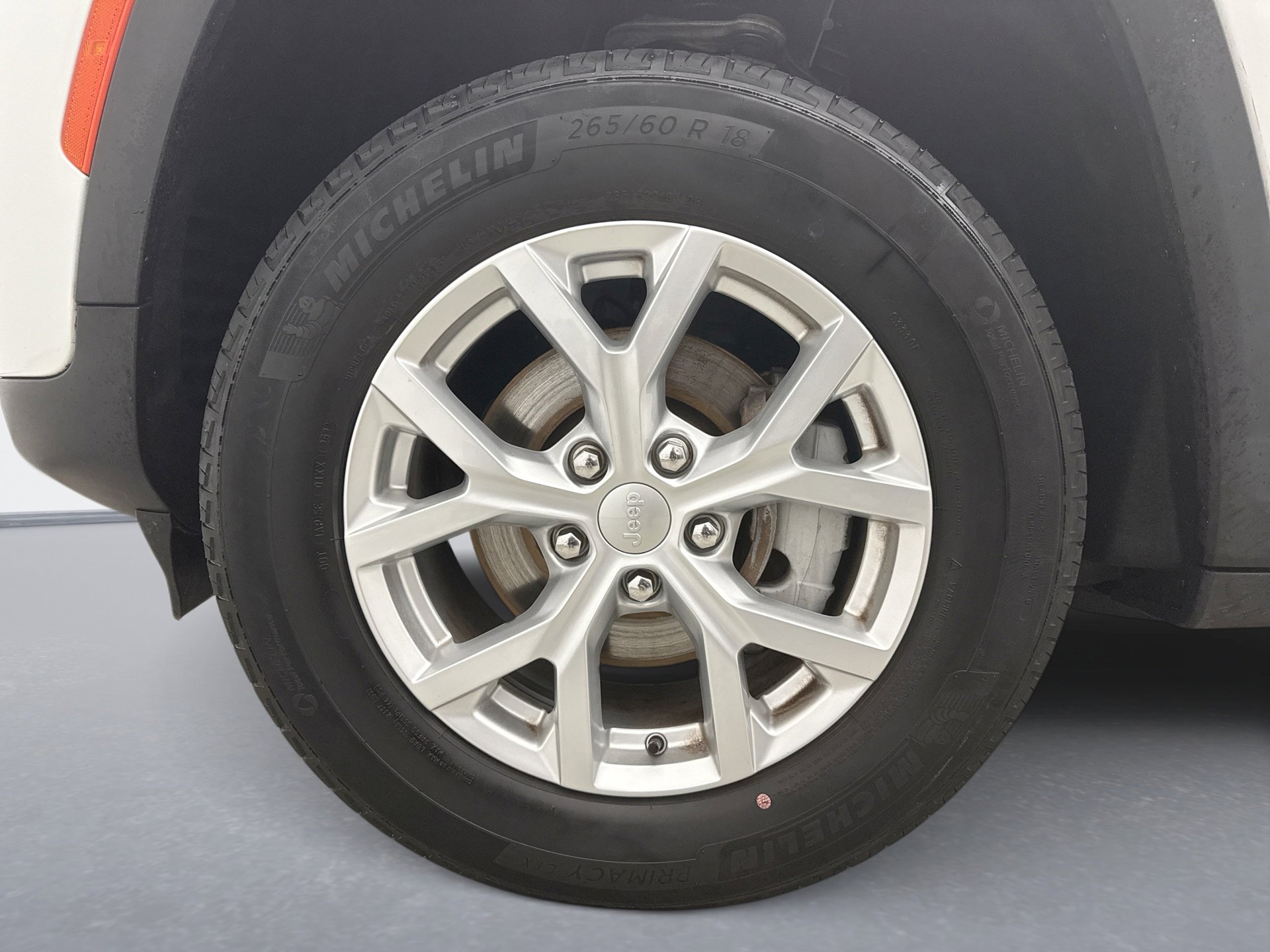 Used 2023 Jeep Grand Cherokee Limited AWD/4WD image 25