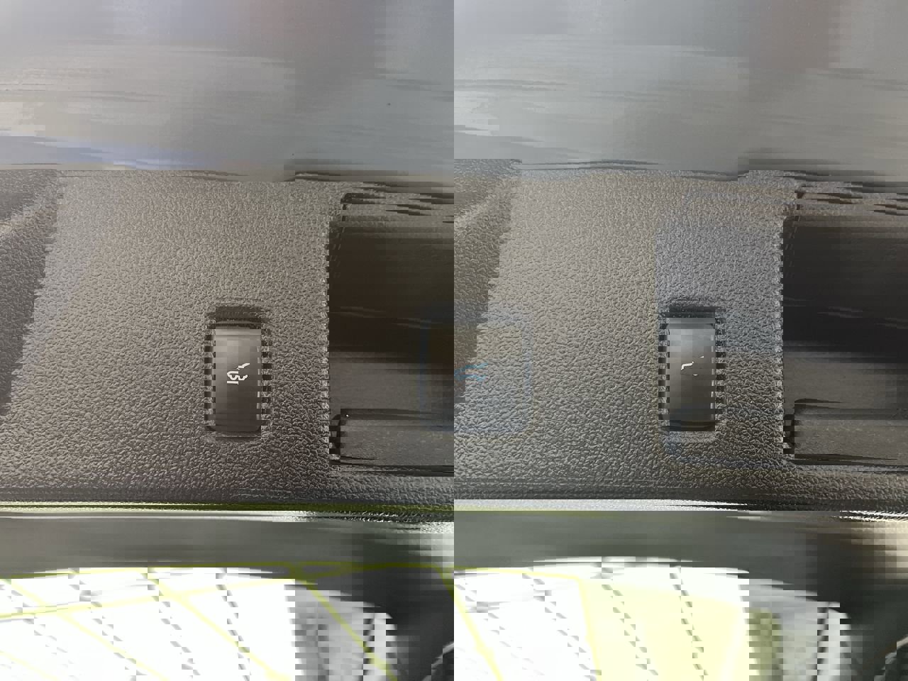 Certified 2024 Ford Escape Platinum image 32