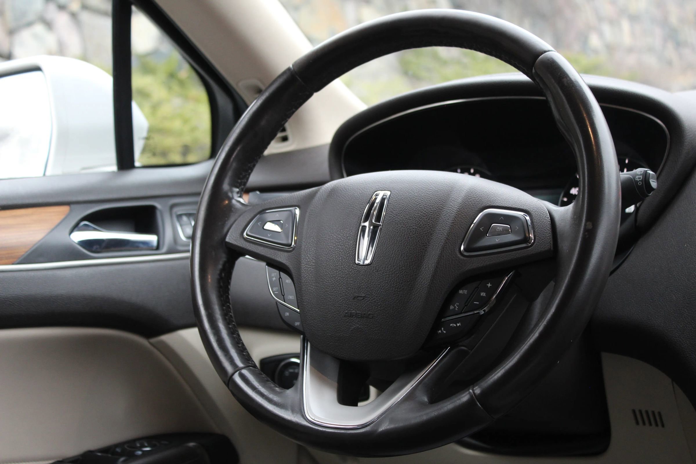 Used 2015 Lincoln MKC Sport Utility 4D w/ Equipment Group 102A Reserve image 20