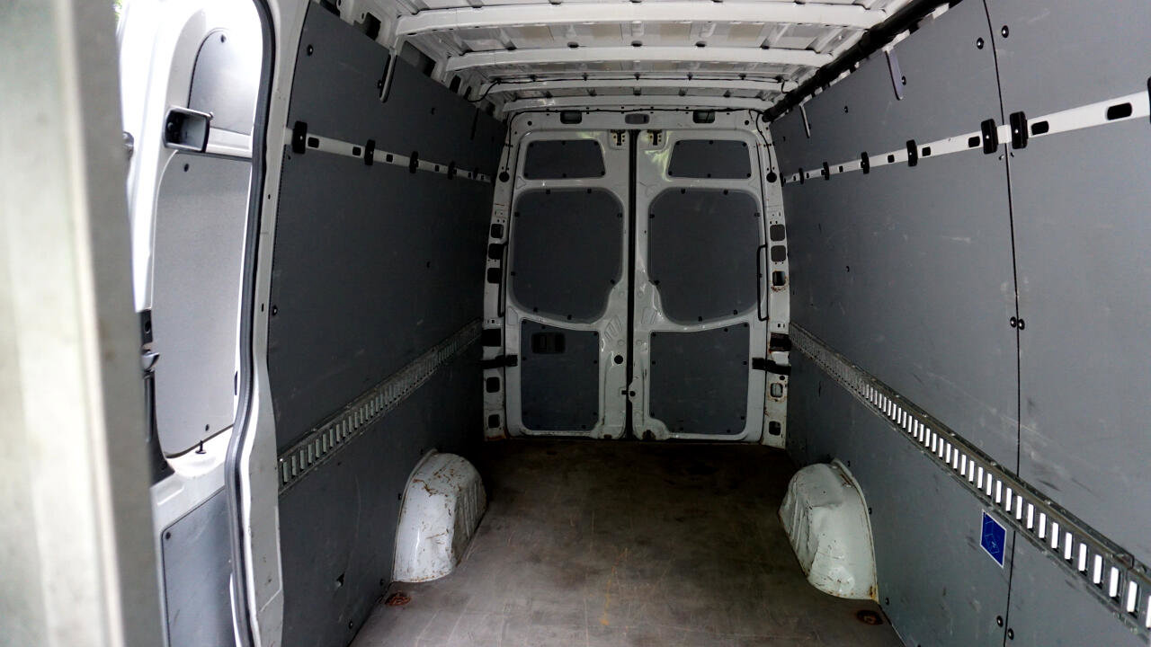 Used 2015 Freightliner Sprinter 2500 image 20