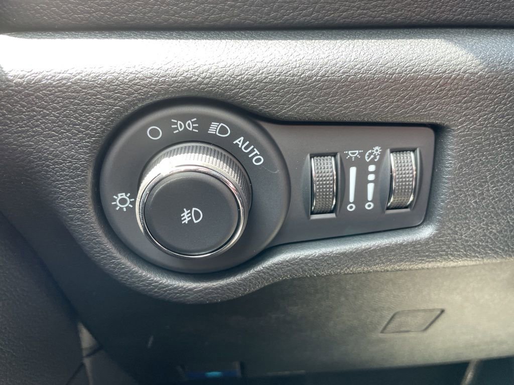 New 2026 Chrysler Pacifica Select image 25