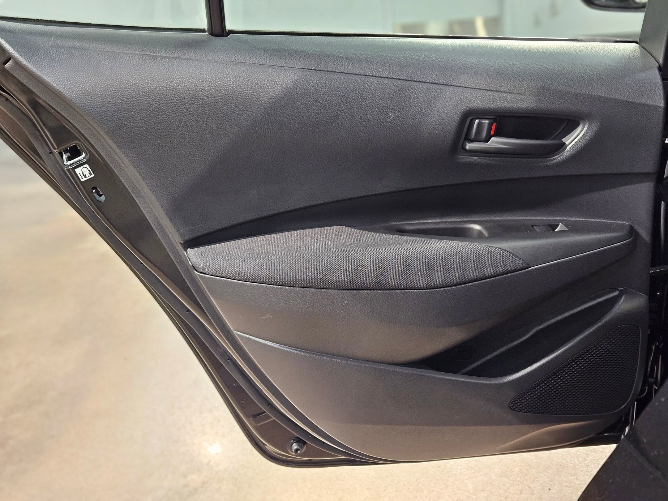 Used 2025 Toyota Corolla LE image 32