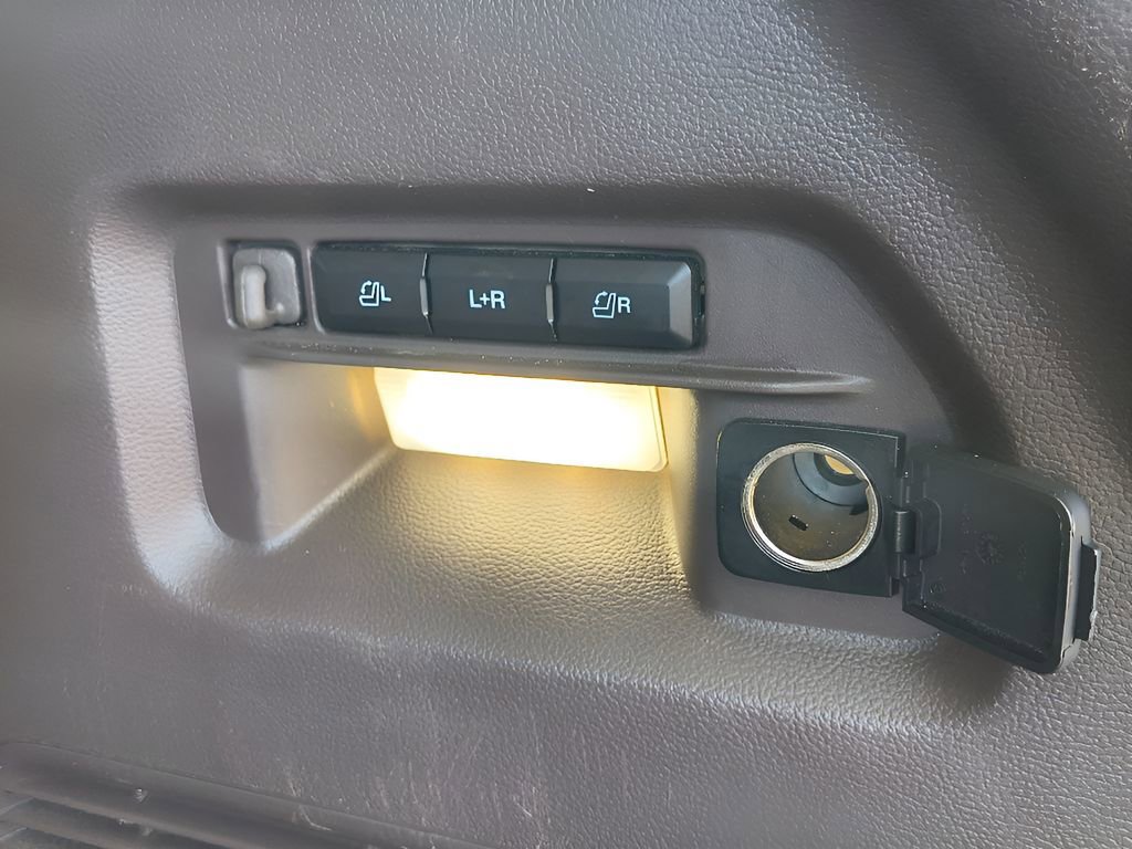 Used 2020 Ford Explorer Platinum w/ Premium Technology Package image 9