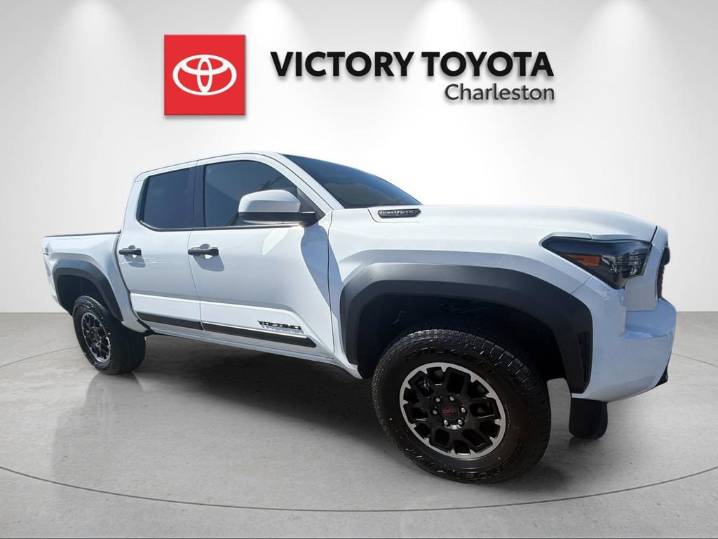 Used 2025 Toyota Tacoma TRD Off-Road AWD/4WD image 5