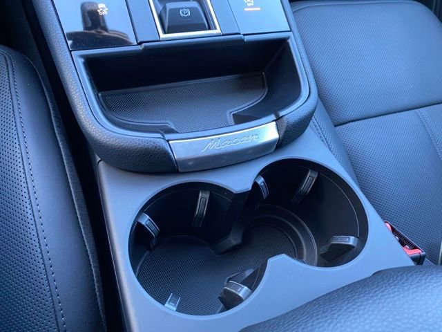 Certified 2025 Porsche Macan image 18