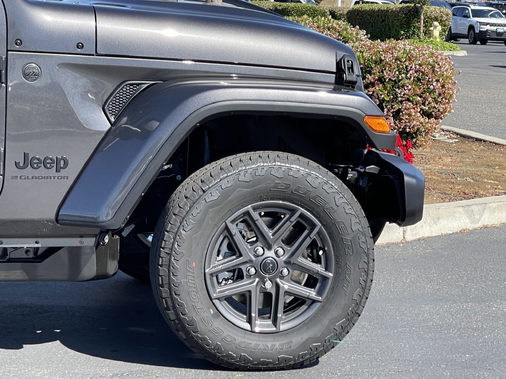New 2026 Jeep Gladiator Sport AWD/4WD image 7
