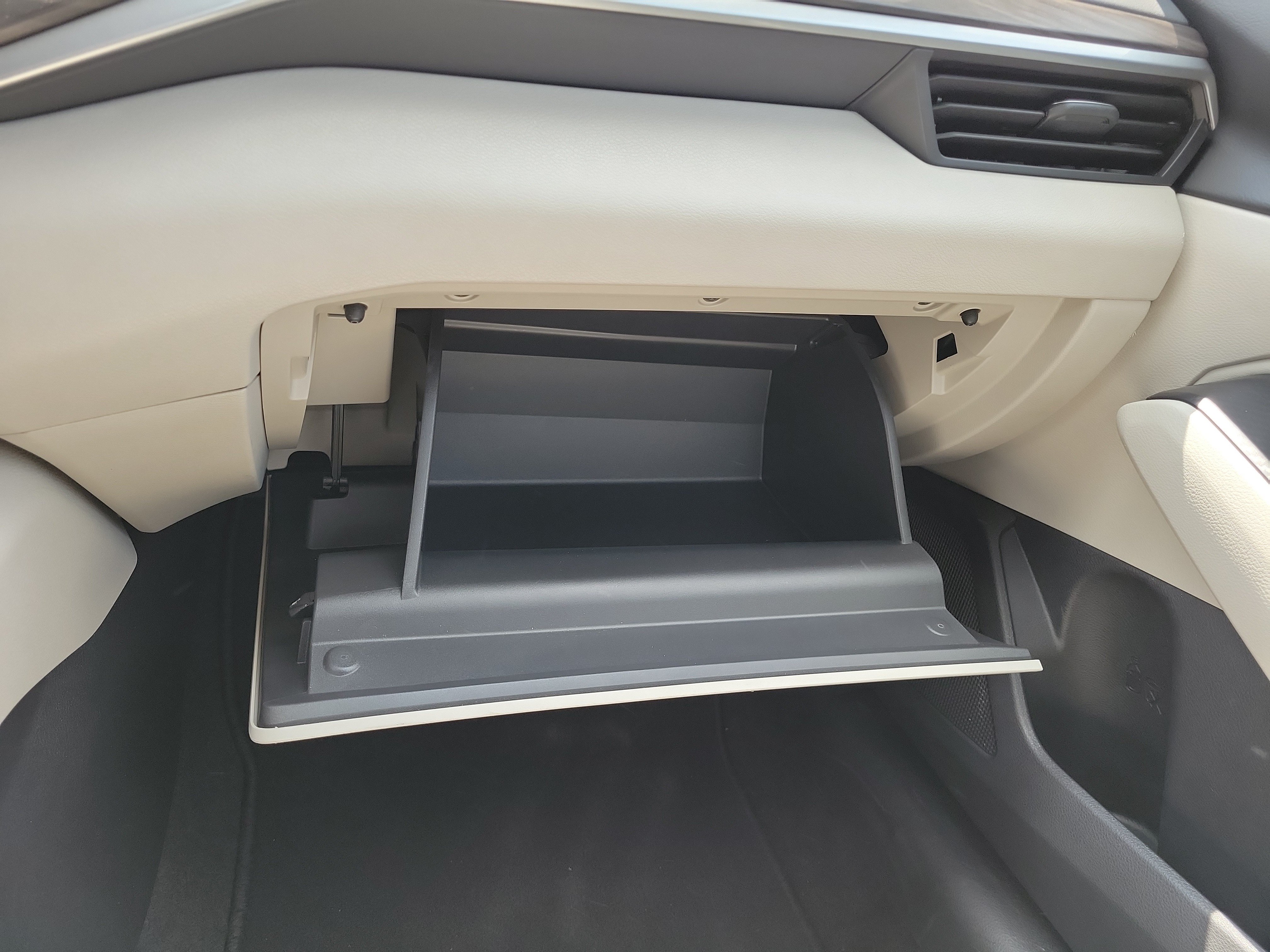 Used 2025 Nissan Altima 2.5 SV FWD image 30