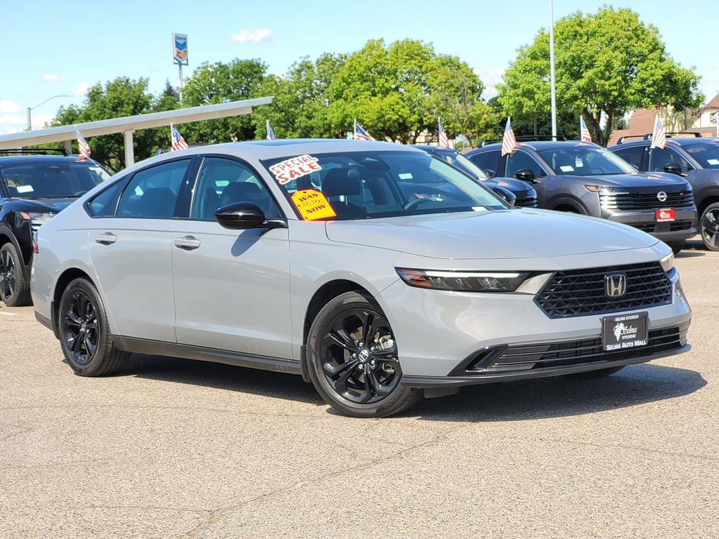 Used 2025 Honda Accord SE image 2
