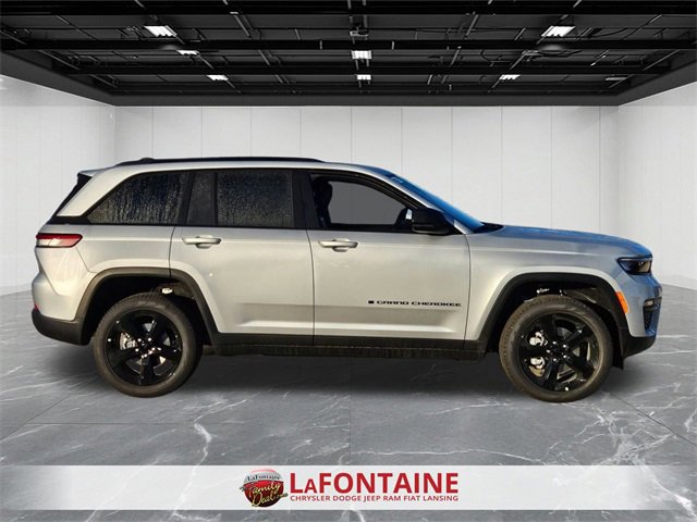 New 2025 Jeep Grand Cherokee Limited w/ Black Appearance Package image 6