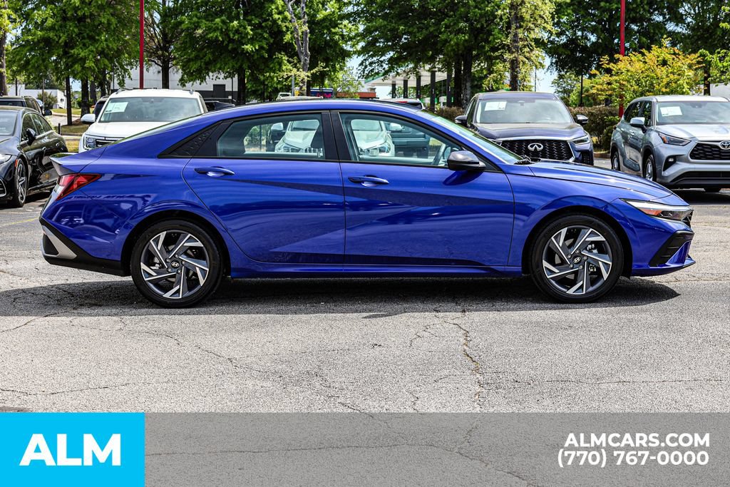 Used 2025 Hyundai Elantra Sport FWD image 10