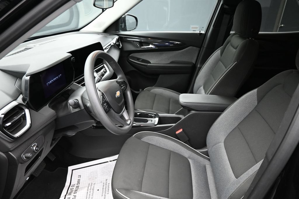 Used 2025 Chevrolet TrailBlazer LT FWD image 11