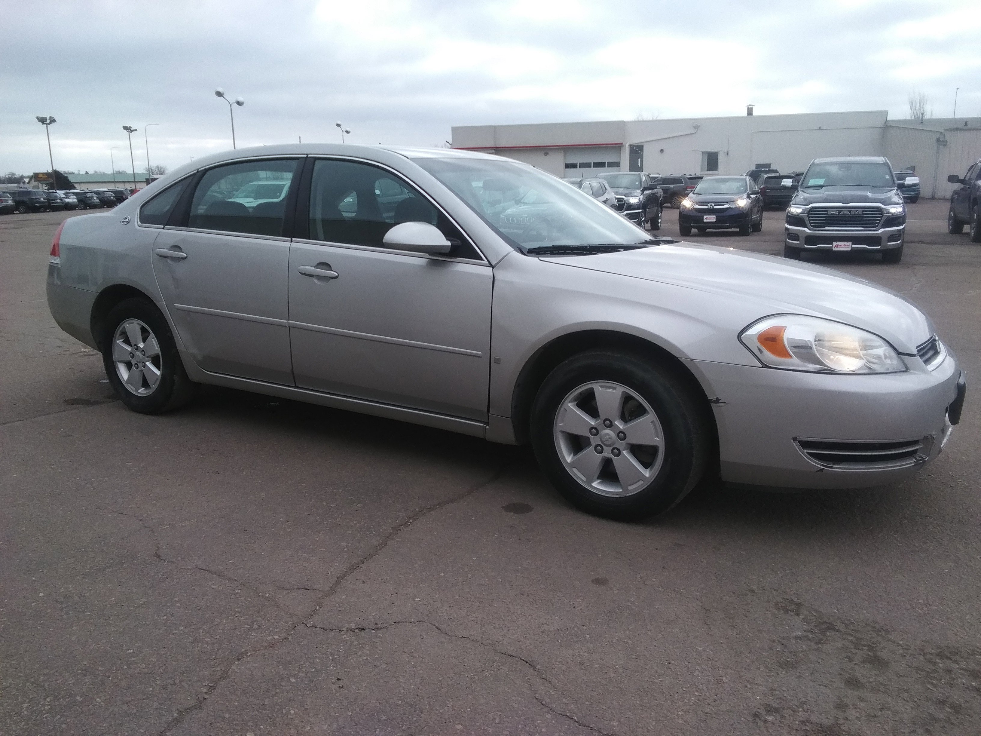 Used 2007 Chevrolet Impala LT w/ Preferred Equipment Group FWD image 5