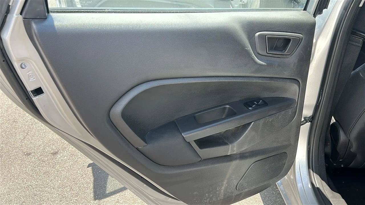 Used 2012 Ford Fiesta SE FWD image 24