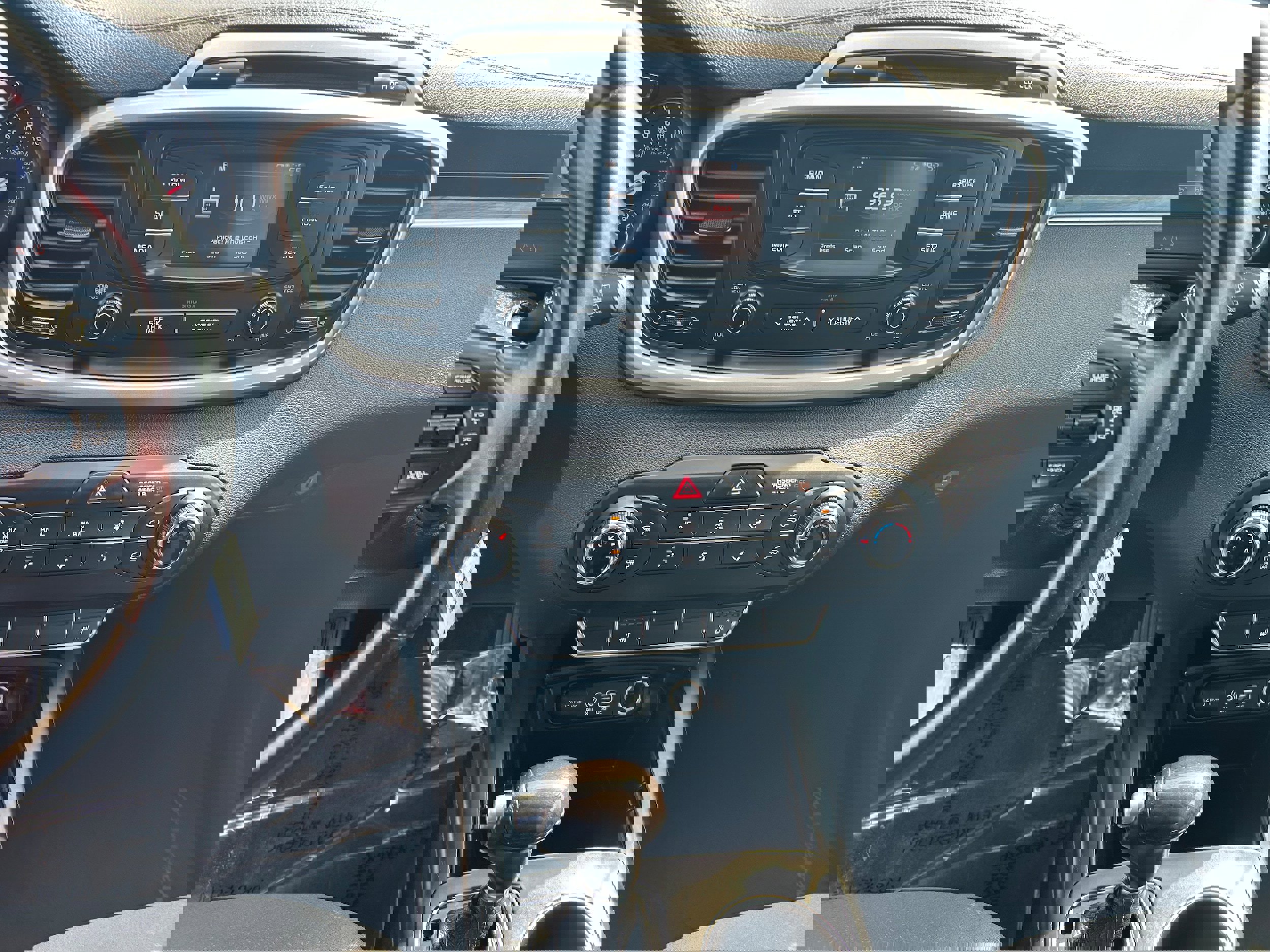 Used 2016 Kia Sorento LX w/ LX Convenience Package image 10