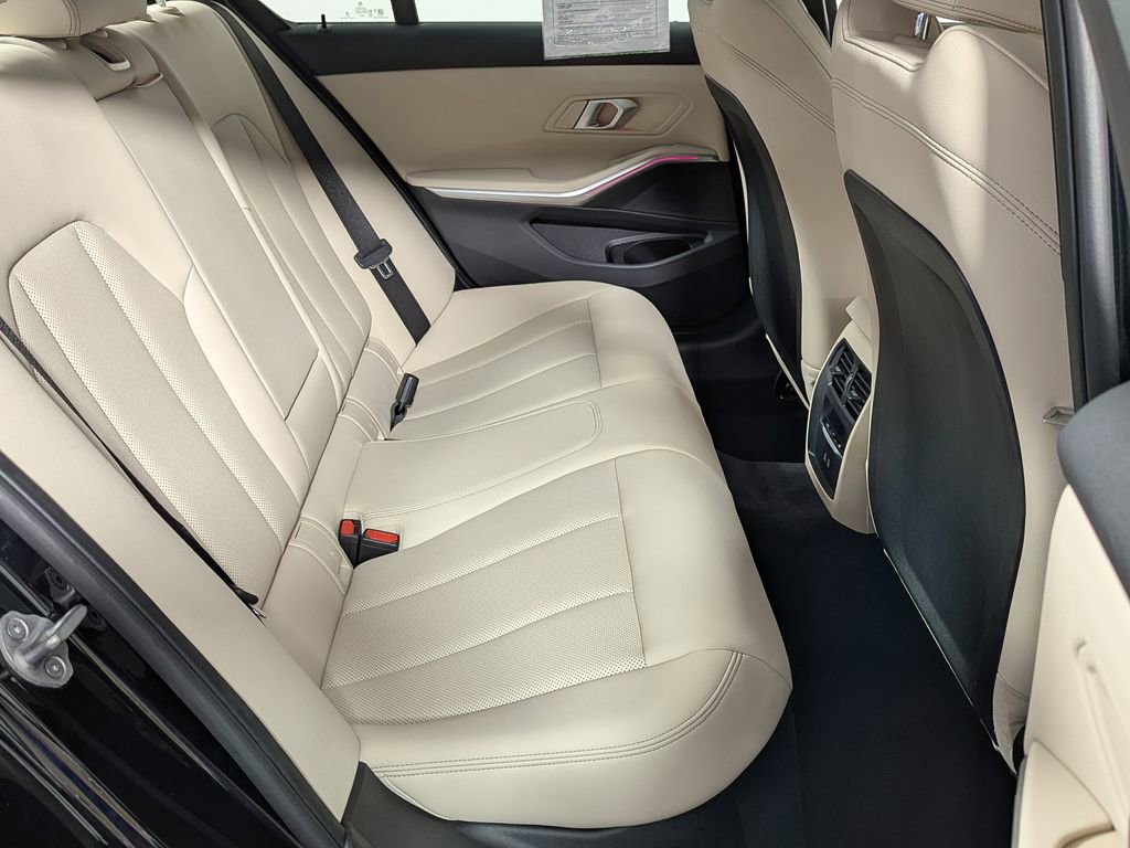 Used 2025 BMW 330i xDrive Sedan w/ Convenience Package image 37