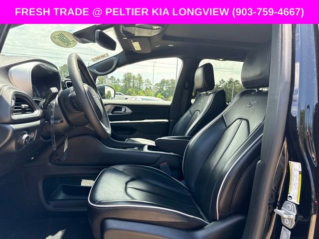 Used 2025 Chrysler Pacifica Limited FWD image 10