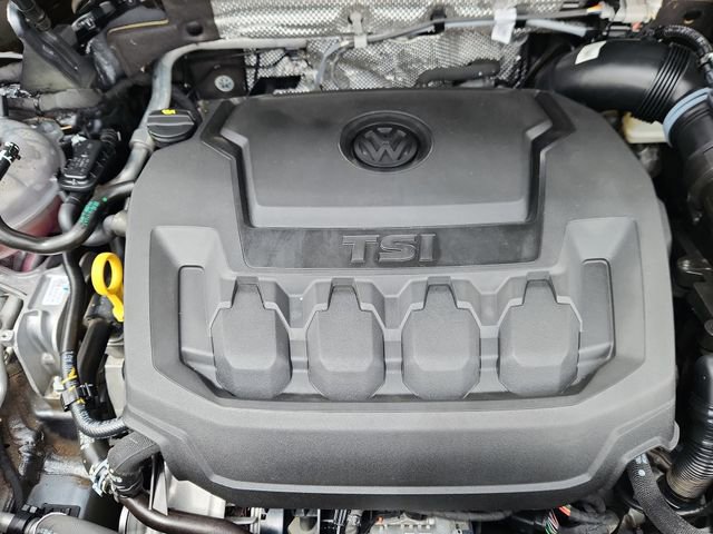 Certified 2023 Volkswagen Tiguan SE R-Line FWD image 16