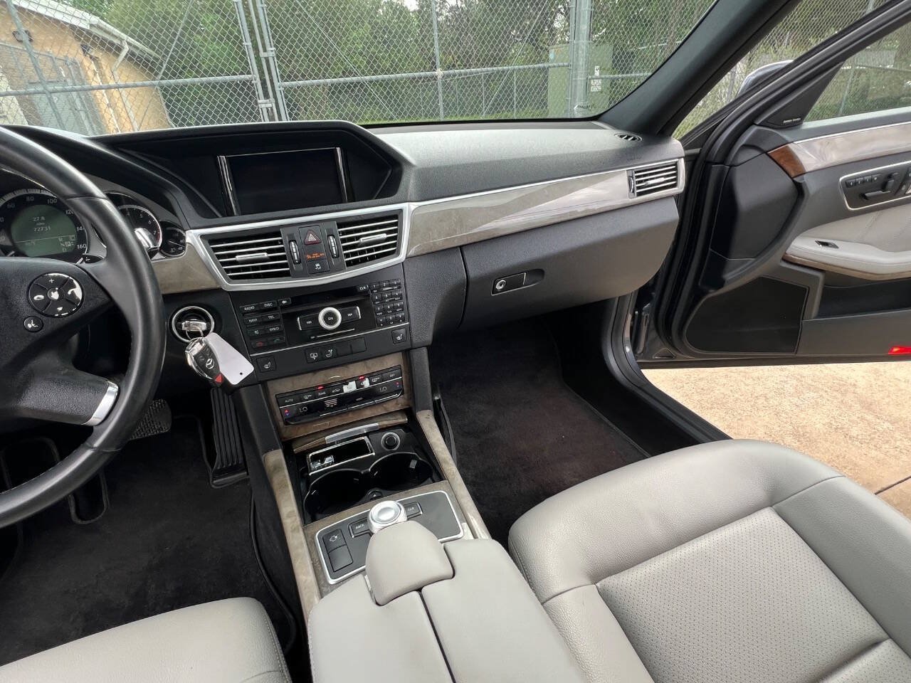 Used 2010 Mercedes-Benz E 350 Sedan image 26