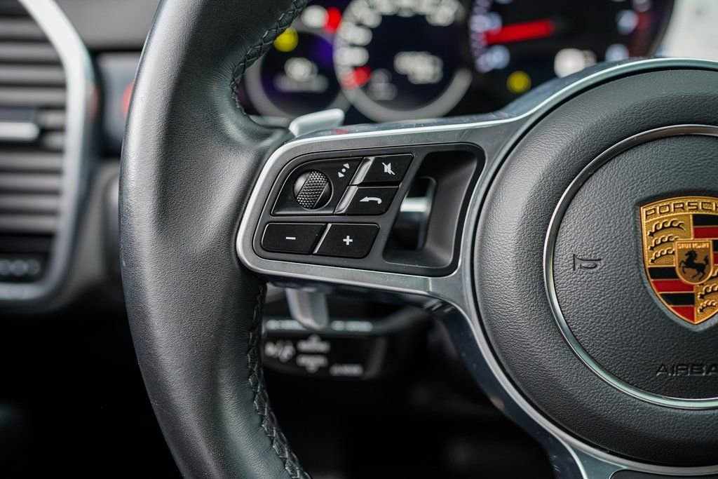 Used 2023 Porsche Cayenne Coupe w/ Premium Package image 27