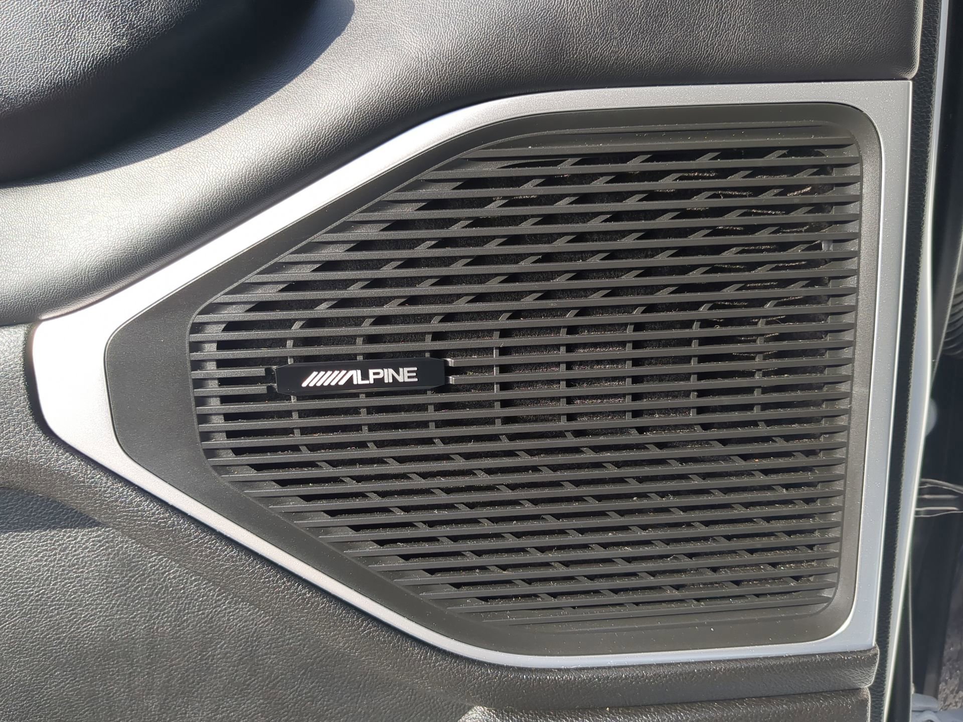 Used 2023 Jeep Wagoneer L Series III w/ Preferred Equipment Group image 48