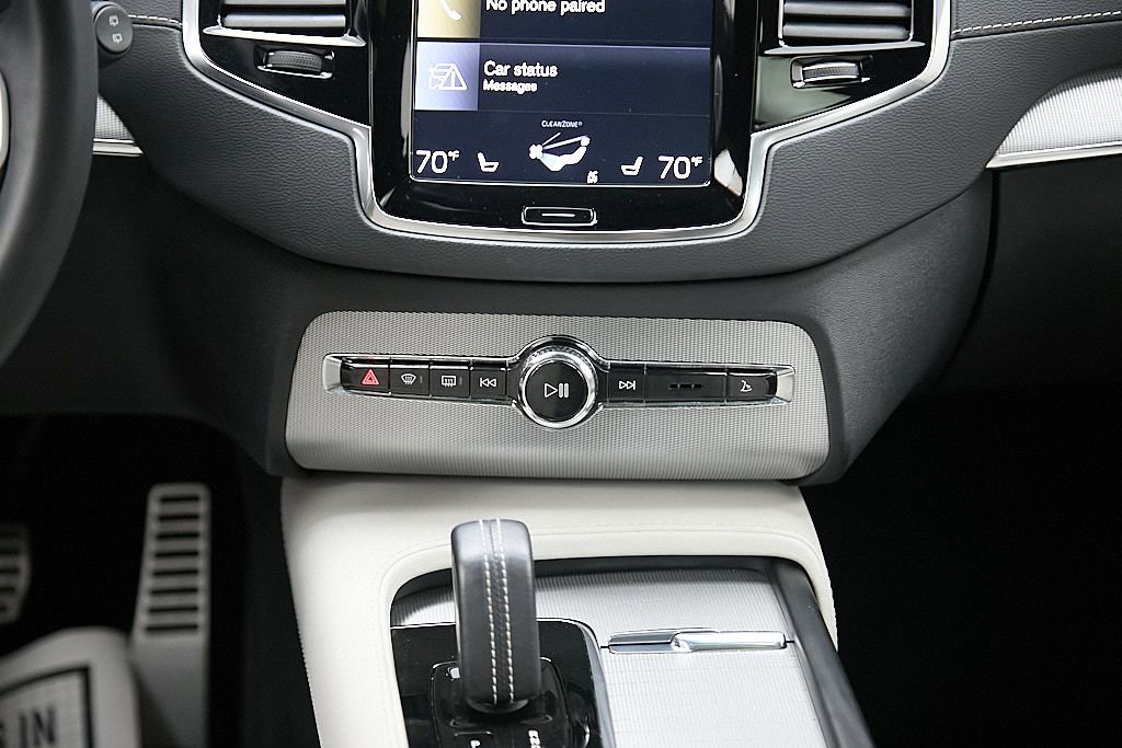 Used 2022 Volvo XC90 T8 R-Design image 33