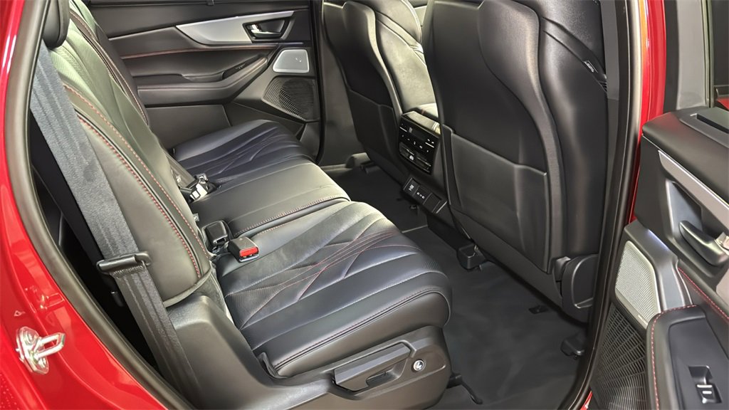 Used 2025 Acura MDX A-Spec image 13
