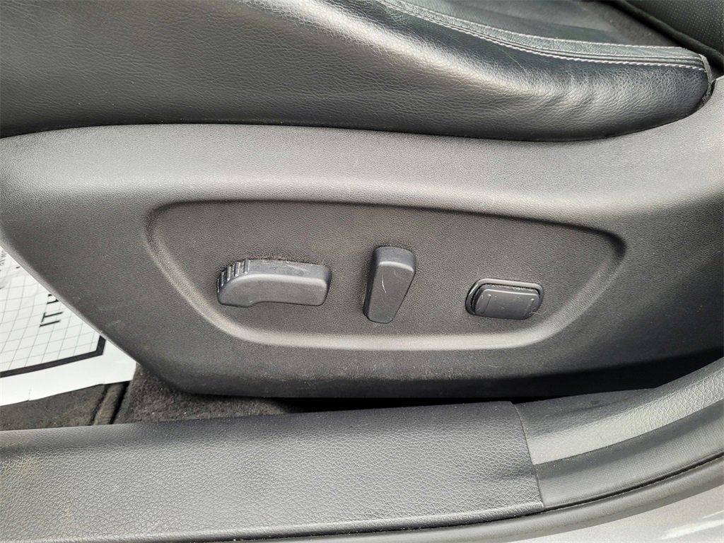 Used 2017 Nissan Rogue SL w/ SL Premium Package image 12