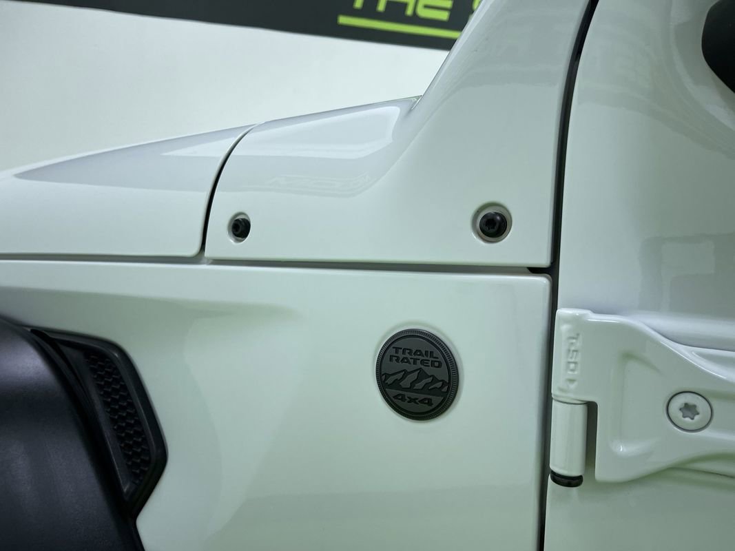 Used 2025 Jeep Gladiator Sport image 13