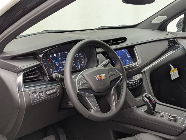 Used 2026 Cadillac XT5 Premium Luxury w/ Driver Assist Package AWD/4WD image 9